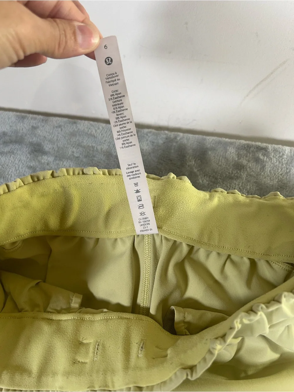 Lululemon stretch high rise on the fly Pale Yellow Joggers - Picture 6 of 11